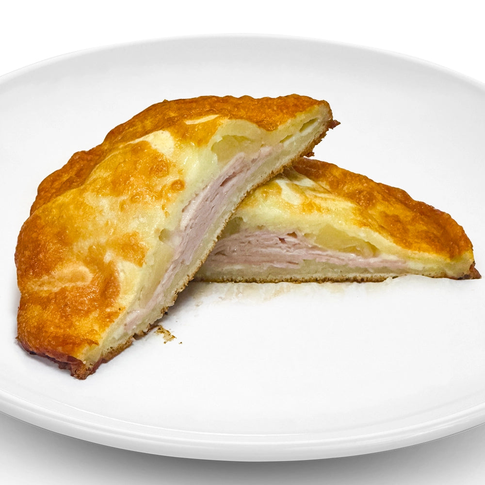 Almojabana with Ham, Juicy Grilled Pineaplle & Melted Cheese - Almojabana con Jamon, piña derretido